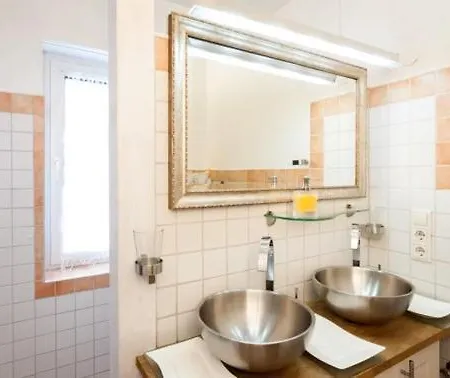 Apartmán Gartenstrasse 33 *